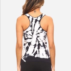 Yelete Tie-Dye performance top racer back NWT